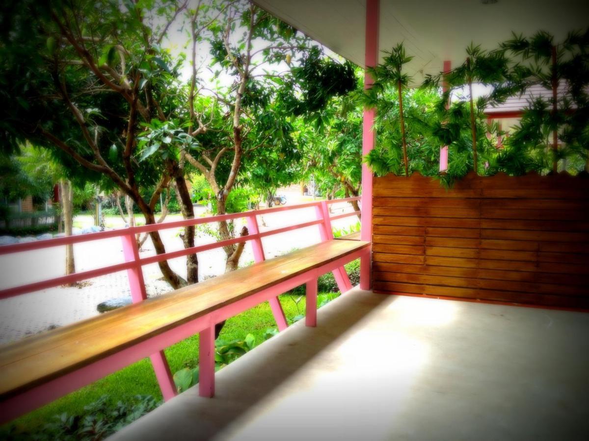 Theerama Cottage Suan Phueng Exterior photo